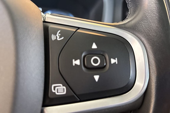 Volvo XC60 25 of 30