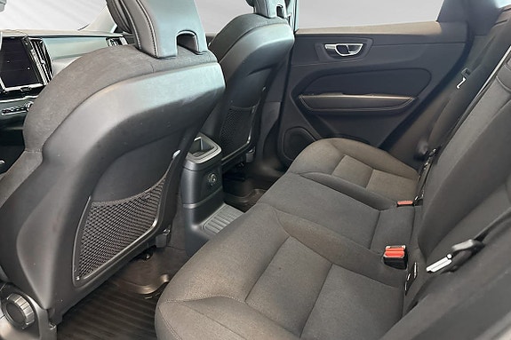 Volvo XC60 8 of 30
