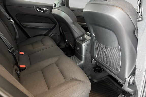 Volvo XC60 11 of 30
