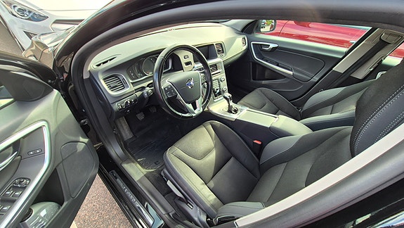 Volvo V60 3 of 8