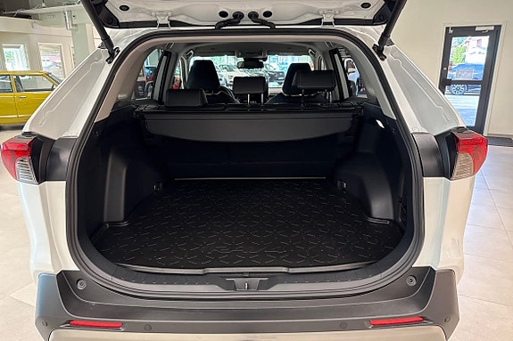 Toyota RAV4 16 of 19