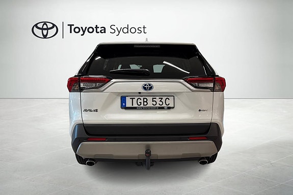 Toyota RAV4 5 of 19