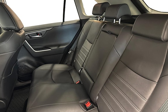 Toyota RAV4 13 of 19