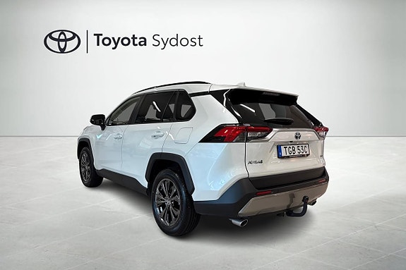 Toyota RAV4 4 of 19