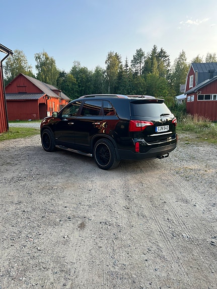 Kia Sorento 3 of 4