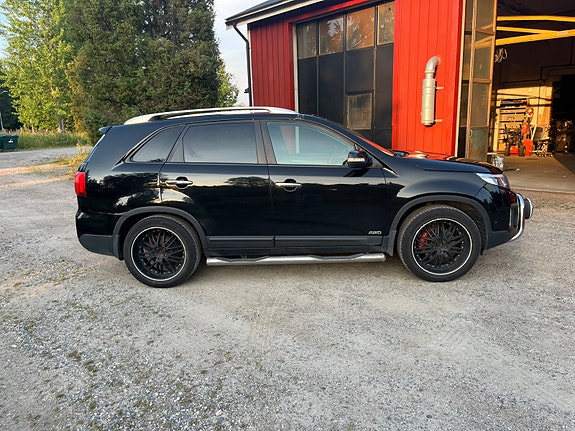 Kia Sorento 2 of 4