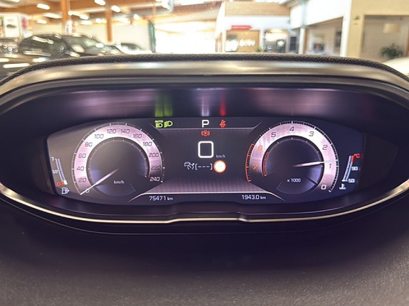 Peugeot 5008 10 of 18