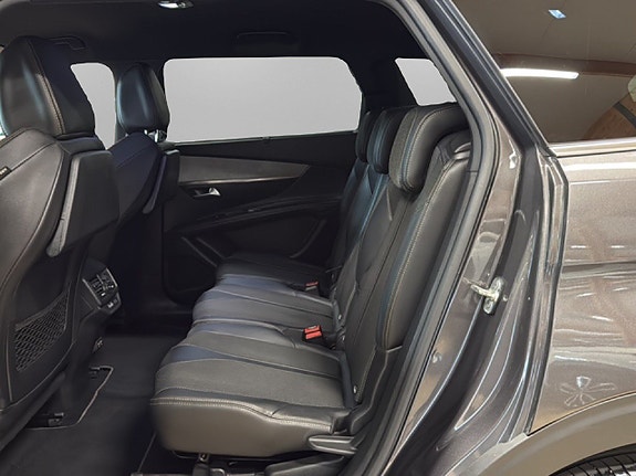 Peugeot 5008 9 of 18