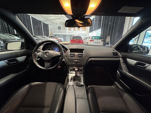 Mercedes-Benz C180 14 of 17