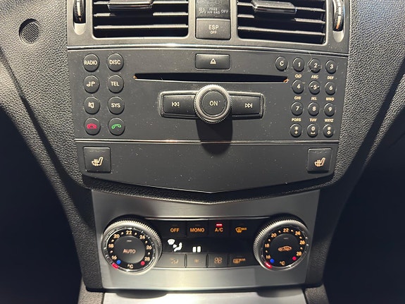 Mercedes-Benz C180 13 of 17