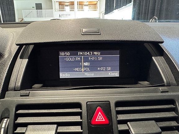 Mercedes-Benz C180 10 of 17
