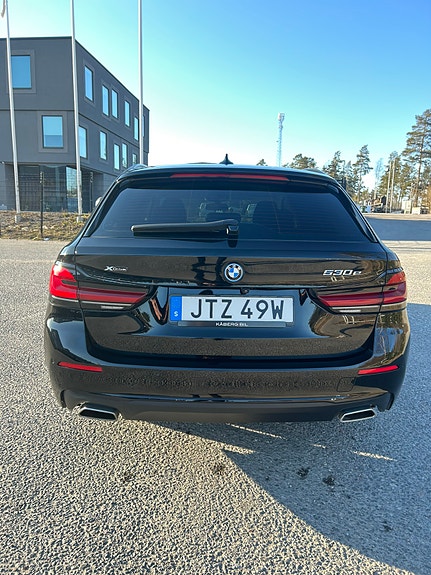 BMW 530e 4 of 5