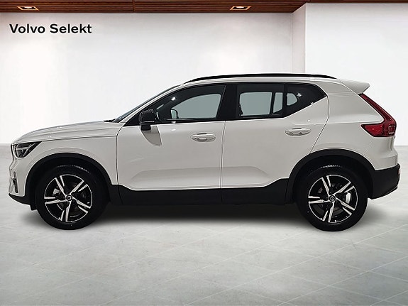 Volvo XC40 3 of 15