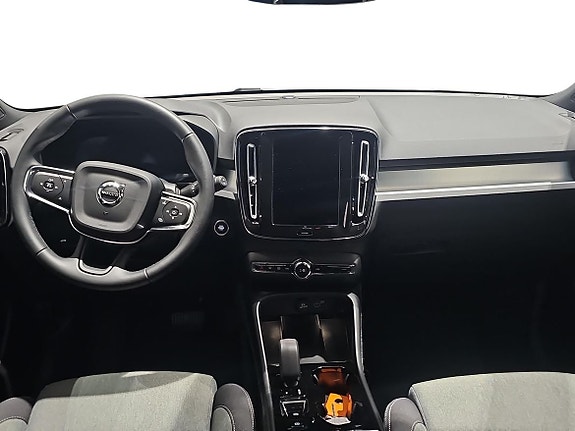 Volvo XC40 5 of 15