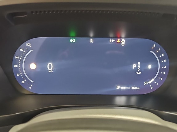 Volvo XC40 11 of 15