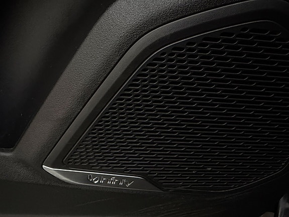 Lynk & Co 01 17 of 30