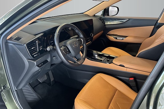 Lexus NX450h+ 10 of 16