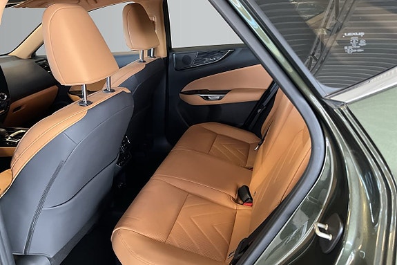 Lexus NX450h+ 11 of 16