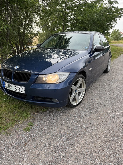 BMW 318i 3 of 11