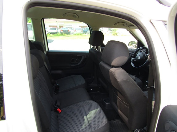 Skoda Roomster 14 of 17