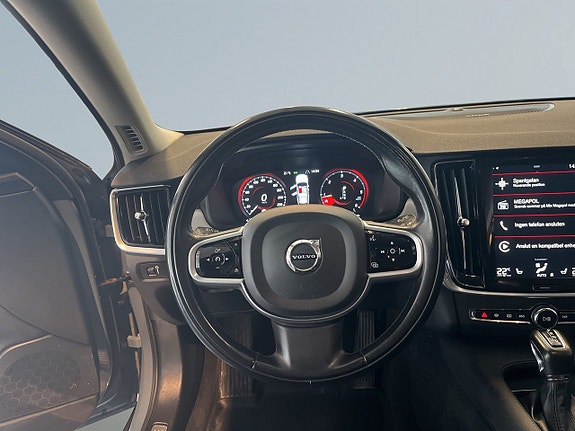 Volvo V90 Cross Country 9 of 18