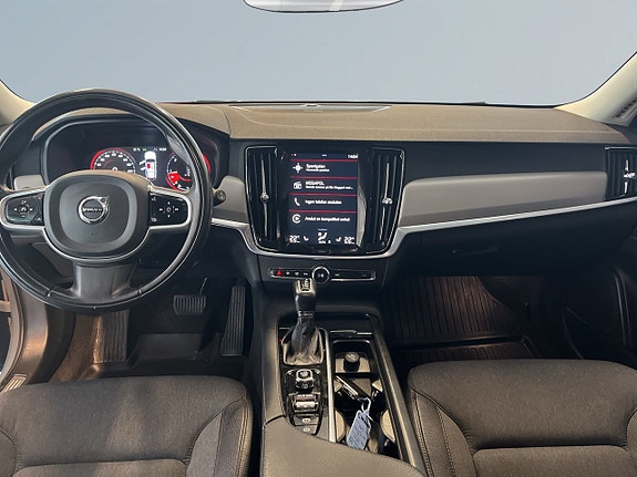 Volvo V90 Cross Country 8 of 18