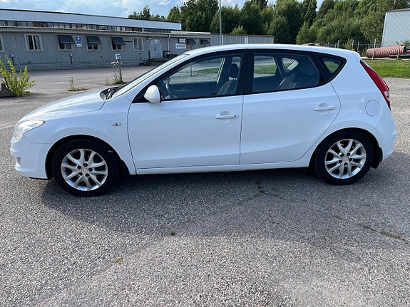 Hyundai i30 2 of 16