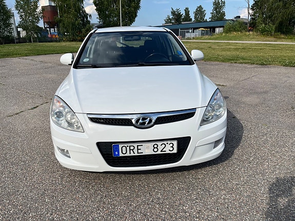 Hyundai i30 8 of 16