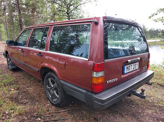 Volvo 740 2 of 10