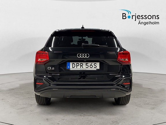 Audi Q2 4 of 19