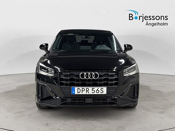Audi Q2 10 of 19