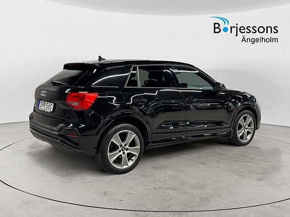 Audi Q2 3 of 19
