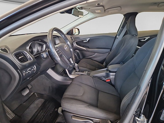 Volvo V40 7 of 11