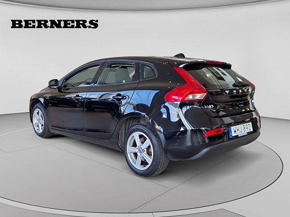 Volvo V40 3 of 11