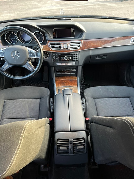 Mercedes-Benz E220 6 of 6