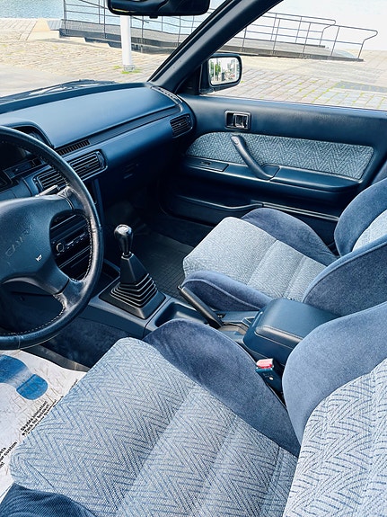 Toyota Camry 8 of 16
