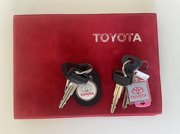 Toyota Camry 13 of 16