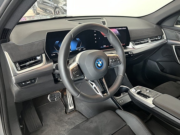 BMW iX2 7 of 15
