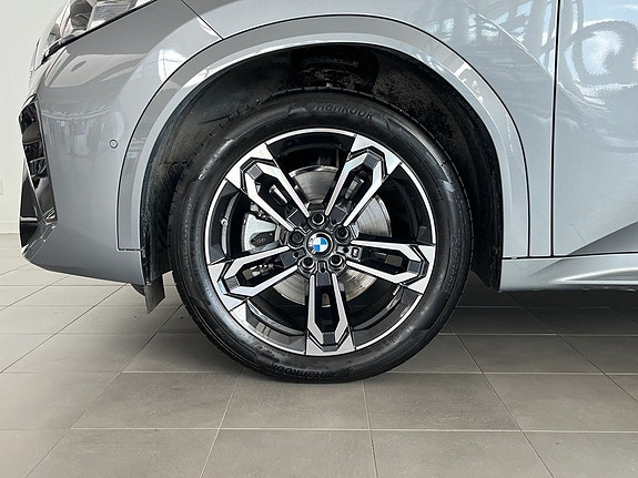BMW iX2 4 of 15