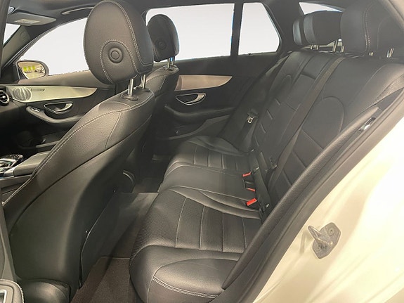 Mercedes-Benz C220 14 of 23