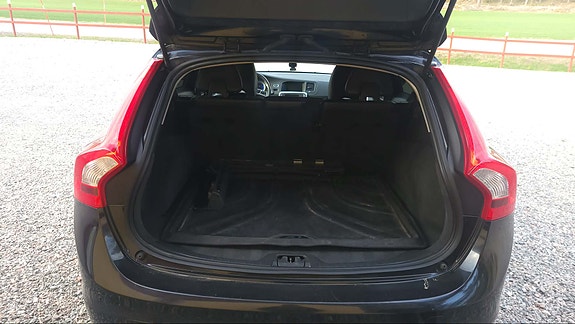 Volvo V60 3 of 7