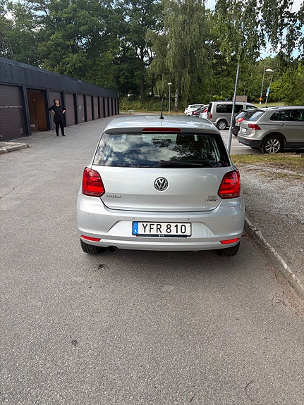 Volkswagen Polo 2 of 8