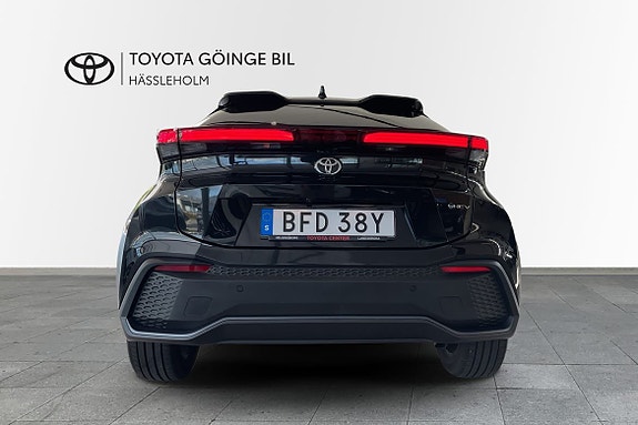 Toyota C-HR 4 of 10