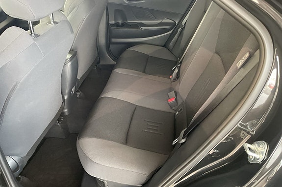 Toyota C-HR 7 of 10