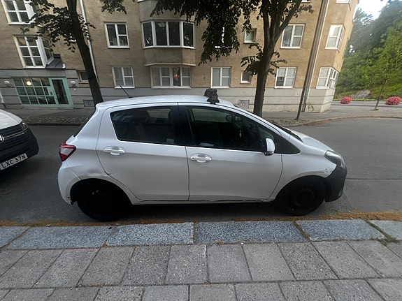 Toyota Yaris 8 of 11
