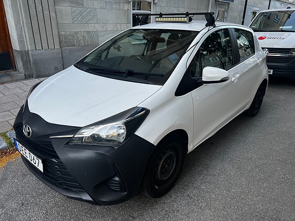 Toyota Yaris 7 of 11