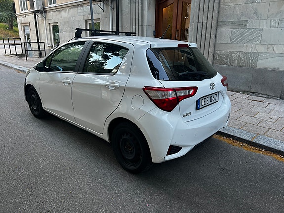 Toyota Yaris 9 of 11