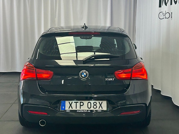 BMW 118i 3 of 14