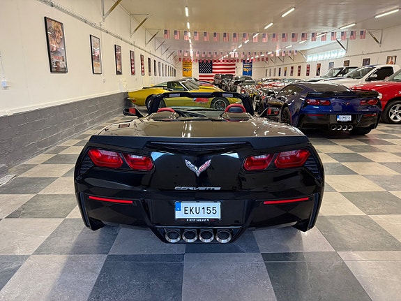 Chevrolet Corvette 10 of 27