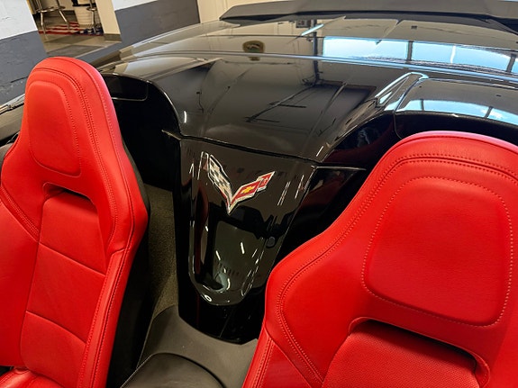 Chevrolet Corvette 18 of 27